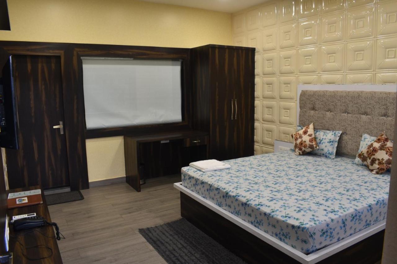 Midwaay Resort Patratu Экстерьер фото