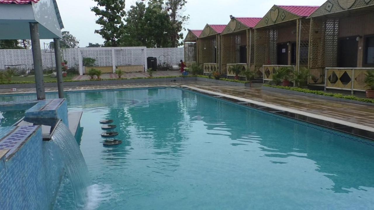 Midwaay Resort Patratu Экстерьер фото