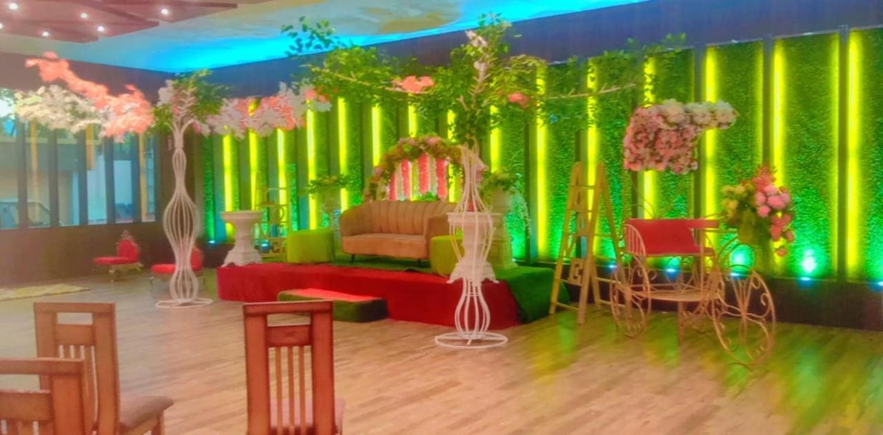 Midwaay Resort Patratu Экстерьер фото